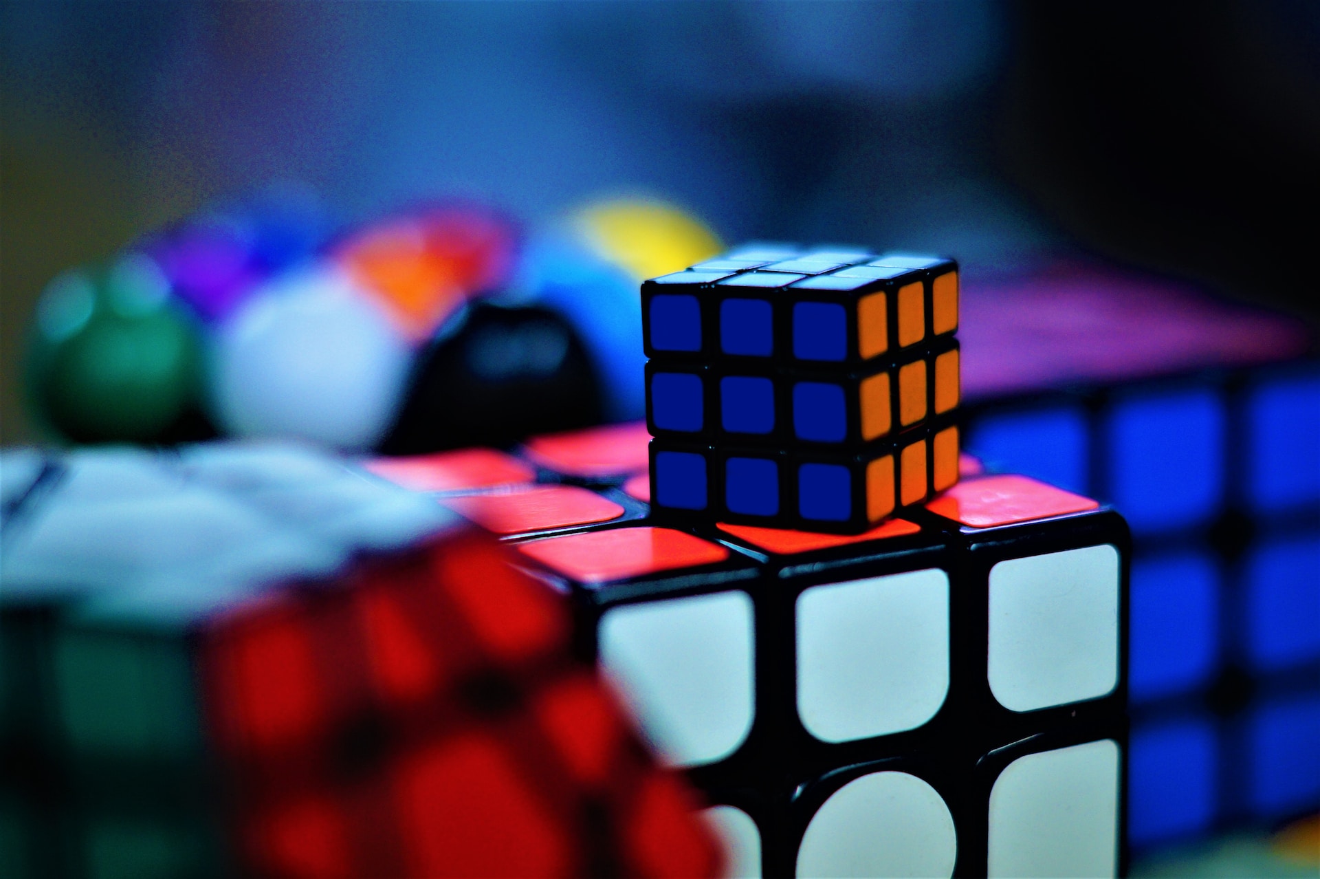 Rubik’s Cube: Spielspaß, Lösung und Gehirntraining